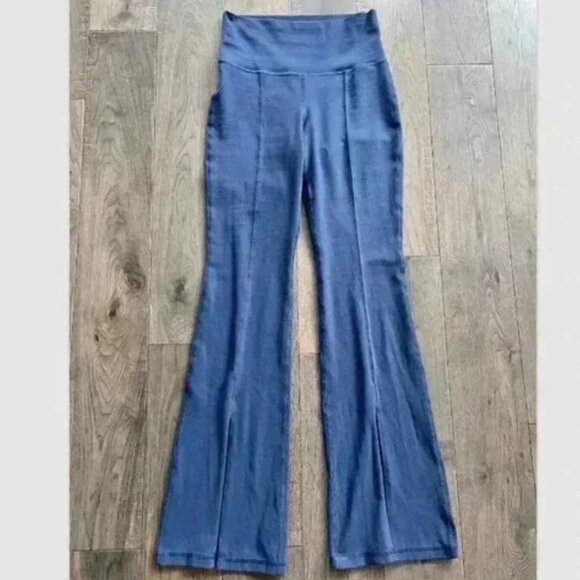 Aritzia Pants - Aritzia TnAction Flare Leggings Size S Blue Split Hem Yoga Lounge Pants
